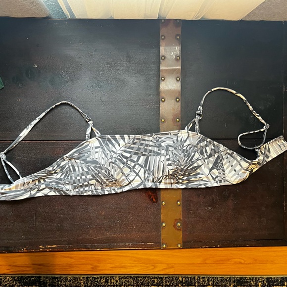 Bikini top - Picture 1 of 3